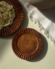 Load image into Gallery viewer, Carved Quarter Plate
