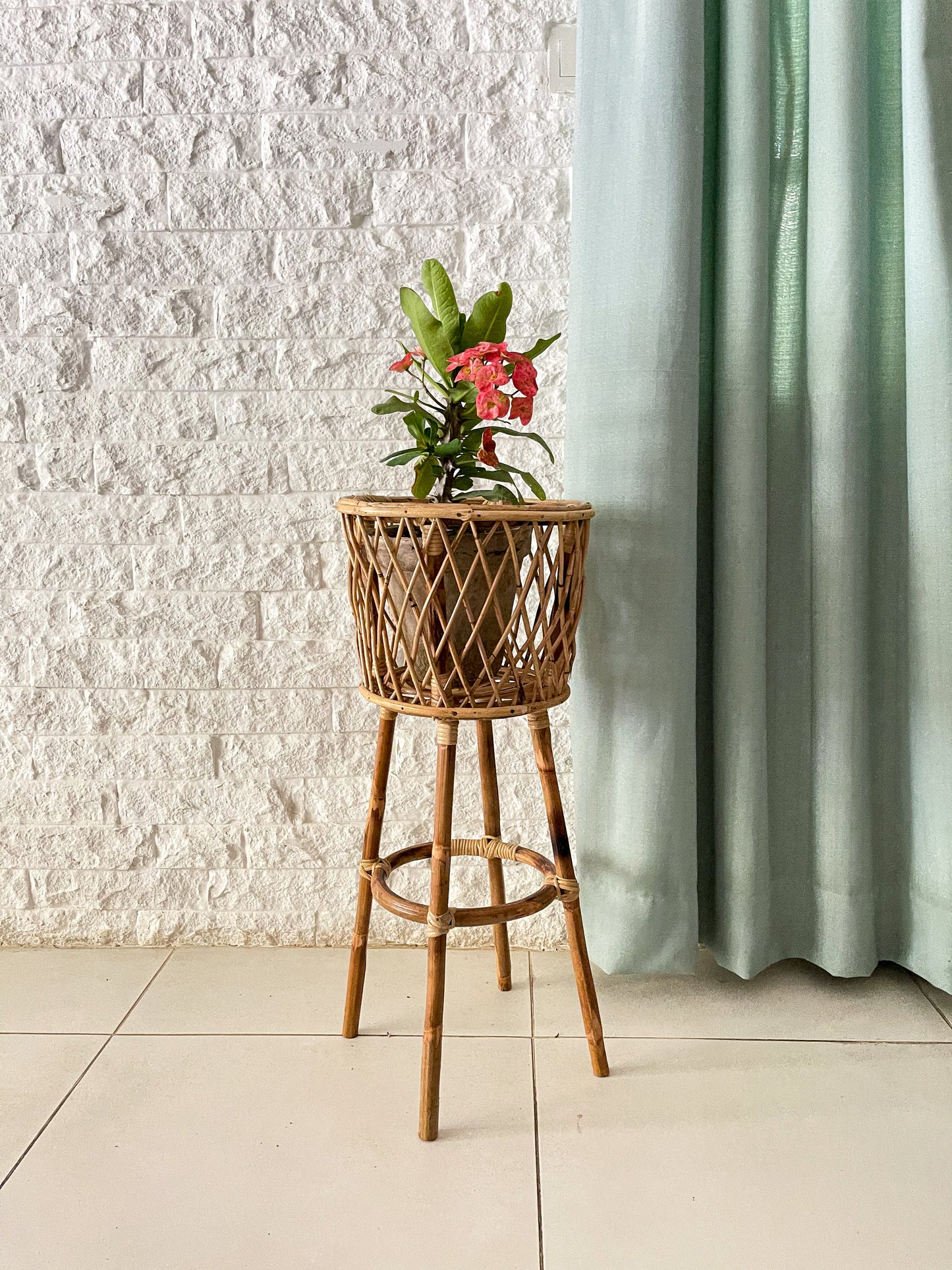 Criss-Cross Planter