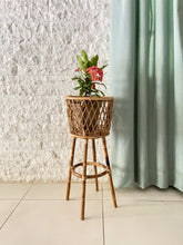 Load image into Gallery viewer, Criss-Cross Planter
